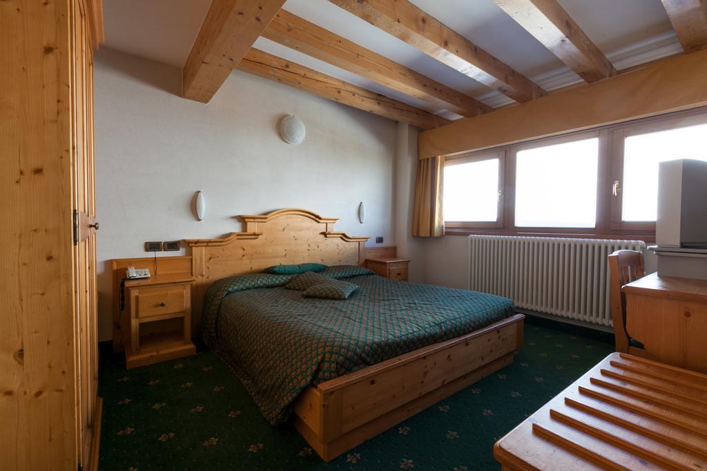 Sporting Hotel Passo del Tonale Ruang foto
