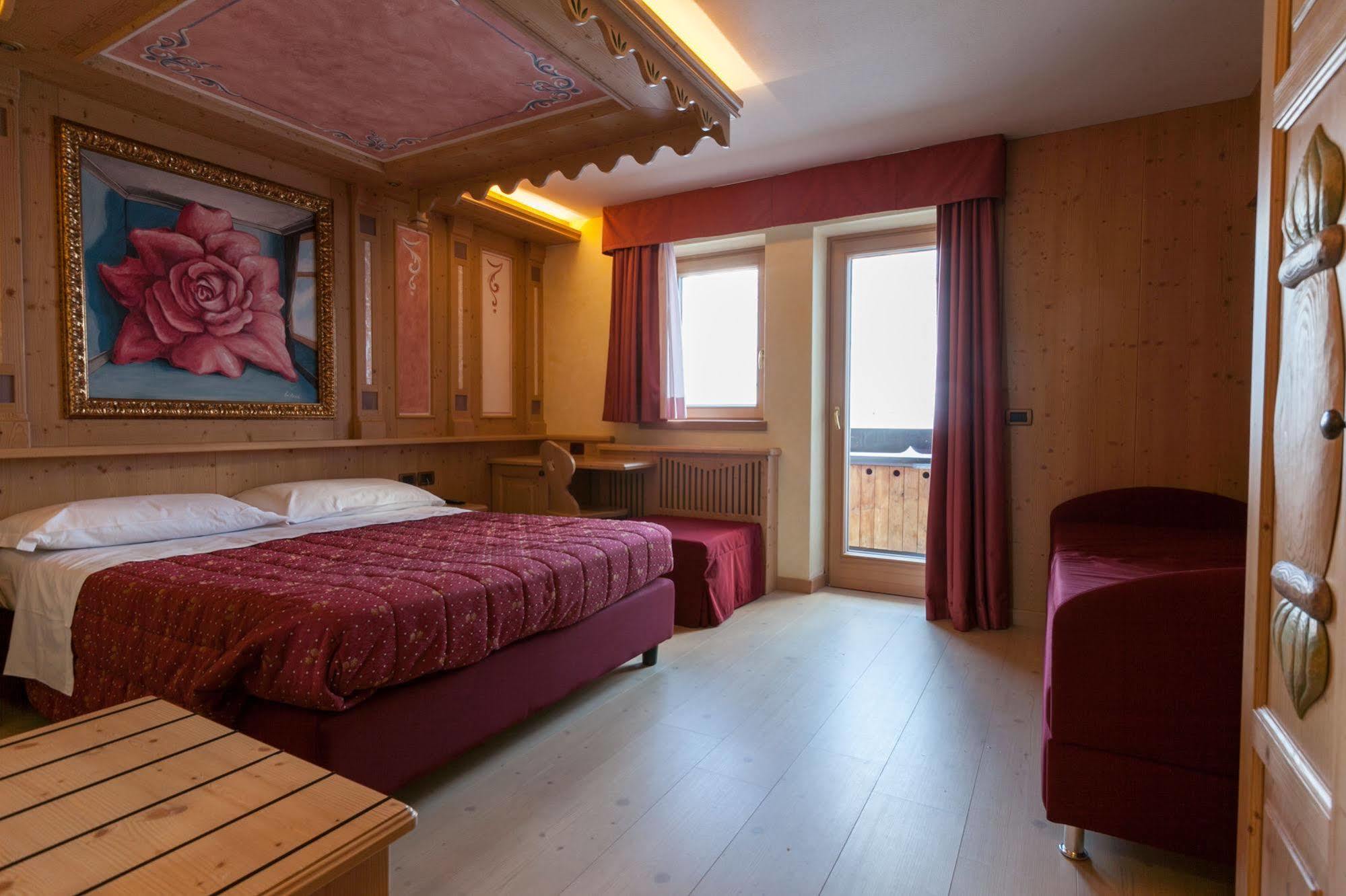 Sporting Hotel Passo del Tonale Bagian luar foto