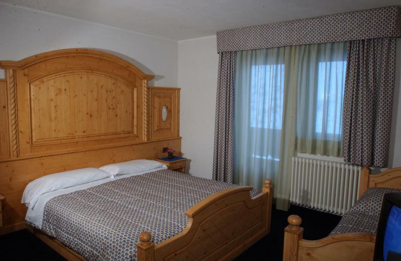 Sporting Hotel Passo del Tonale Bagian luar foto